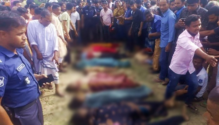 পঞ্চগড়ে নৌকা ডুবে ১৪ জনের মৃত্যু, নিখোঁজ অর্ধশতাধিক