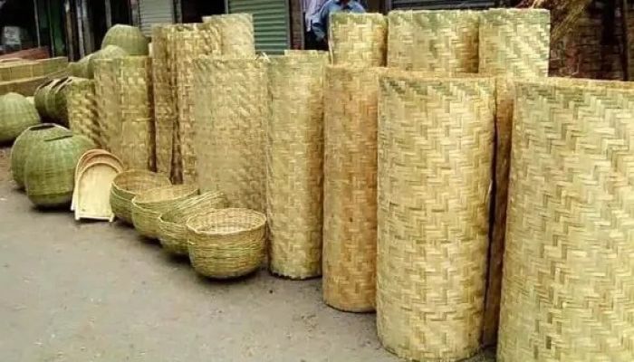 নড়াইলে বিলুপ্ত পথে গ্রাম বাংলার চিরায়ত রূপ ঐতিহ্যবাহী বাঁশ ও বেত শিল্প