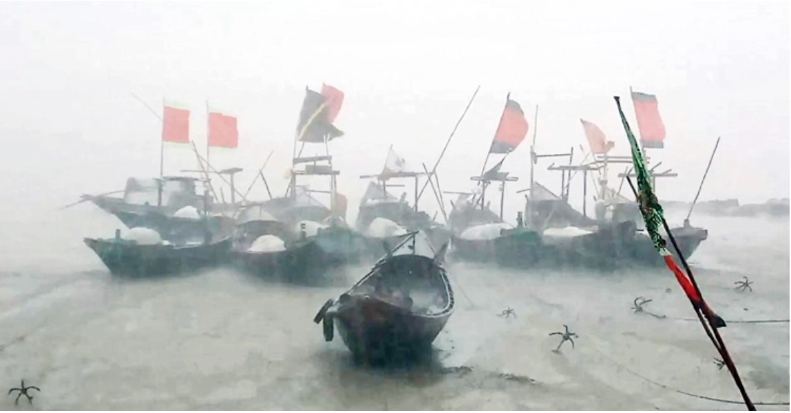ভোলায় উত্তাল মেঘনা, হালকা-মাঝারি বৃষ্টিপাত