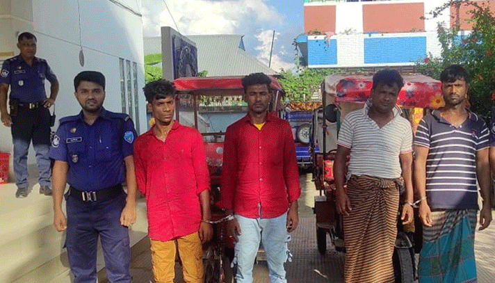 নারী পুলিশের প্রেমের ফাঁদে ধরা অটোরিকশা চোর