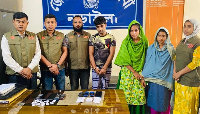নড়াইলে অনলাইনে প্রতারক চক্রের ৩ সদস্য গ্রেপ্তার