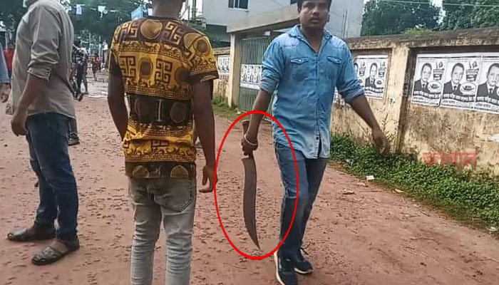 টাঙ্গাই‌লে ইউ‌পি নির্বাচন, দেশীয় অস্ত্রের মহড়া