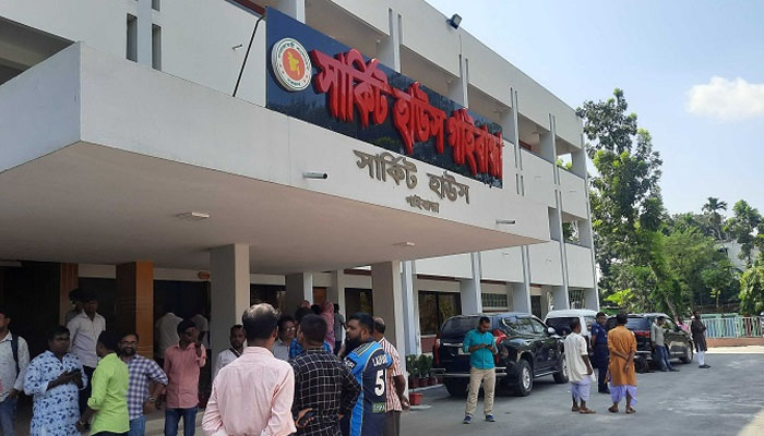 গাইবান্ধায় ভোট বন্ধের ঘটনায় ইসির তদন্ত শুরু