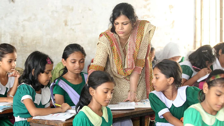 ছুটিতে গিয়ে লাপাত্তা ৪ শতাধিক শিক্ষক: অনুপস্থিত থেকেও তুলেছেন বেতন-ভাতাও
