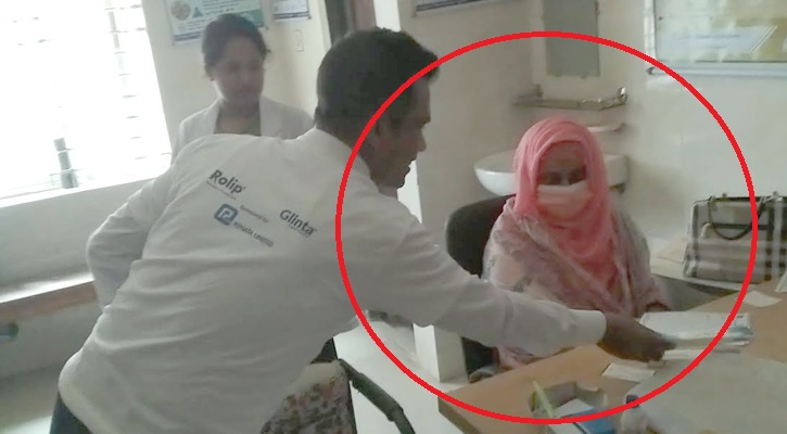 বরগুনায় হাসপাতালে দালাল দৌরাত্ম্য: রোগী বের হলেই টানা হেঁচড়া