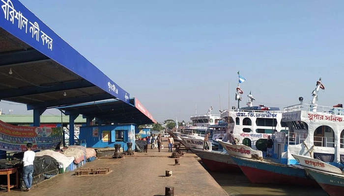 সারাদেশে অনির্দিষ্টকালের লঞ্চ ধর্মঘট চলছে