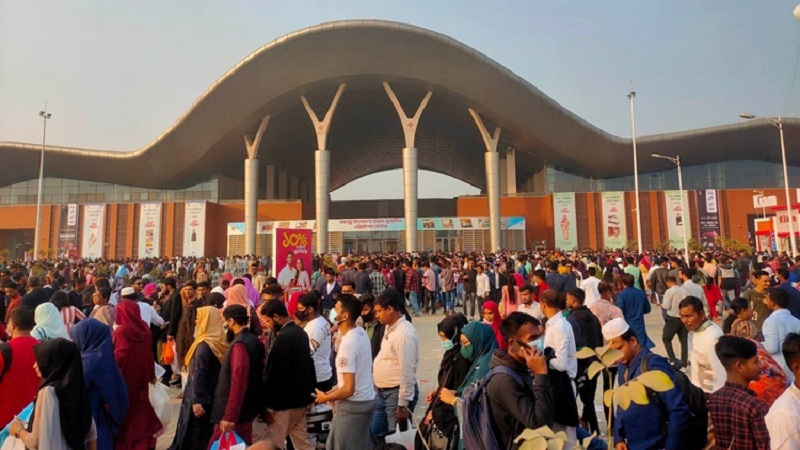 বাণিজ্যমেলার সময় বাড়ছে না
