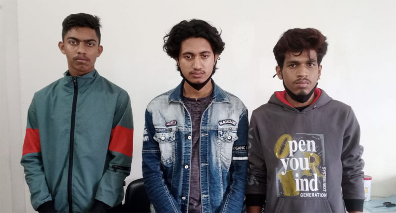 স্ত্রীকে কু-প্রস্তাব দেওয়ায় ব্যবসায়ীকে খুন: স্বামীসহ তিন শিক্ষার্থী গ্রেপ্তার