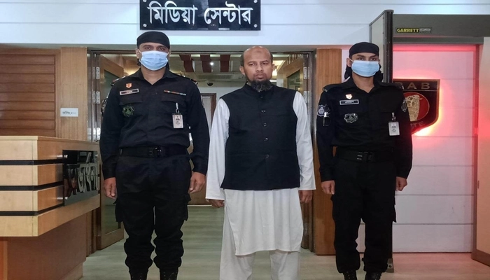 প্রতারণার মাধ‌্যমে ৬ কোটি টাকা আত্মসাৎ