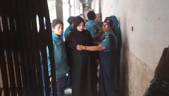 নায়িকা মাহীকে কারাগারে পাঠানোর নির্দেশ