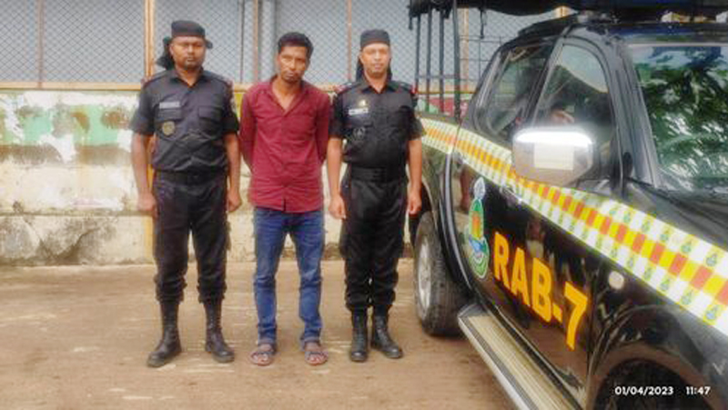 গোয়েন্দা পুলিশের ওপর হামলাকারী মাদকবিক্রেতাকে গ্রেপ্তার করল র‌্যাব
