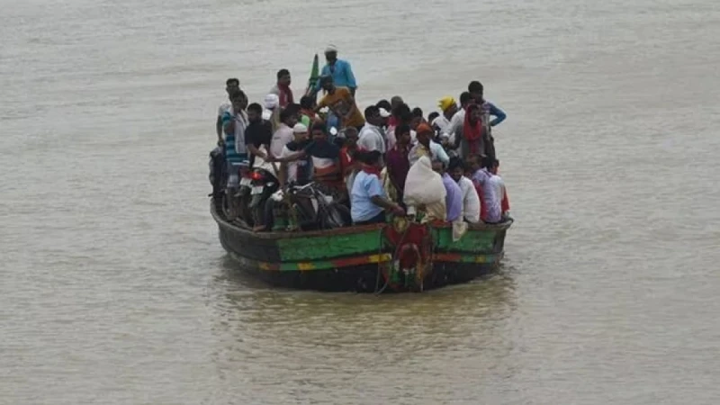 বিহারে নৌকাডুবি, ১১ শিশু নিখোঁজ