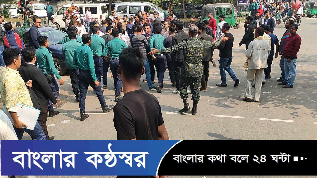 কটূক্তি করায় হাতাহাতিতে জড়াল নৌকা ও স্বতন্ত্র প্রার্থীর কর্মীরা