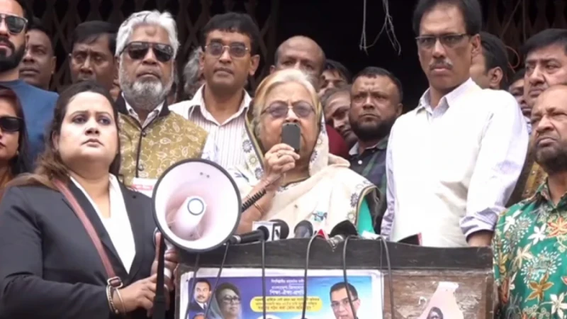 দেশের মানুষ না খেয়ে আছে আর তারা ব্যস্ত মসনদ নিয়ে: সেলিমা রহমান