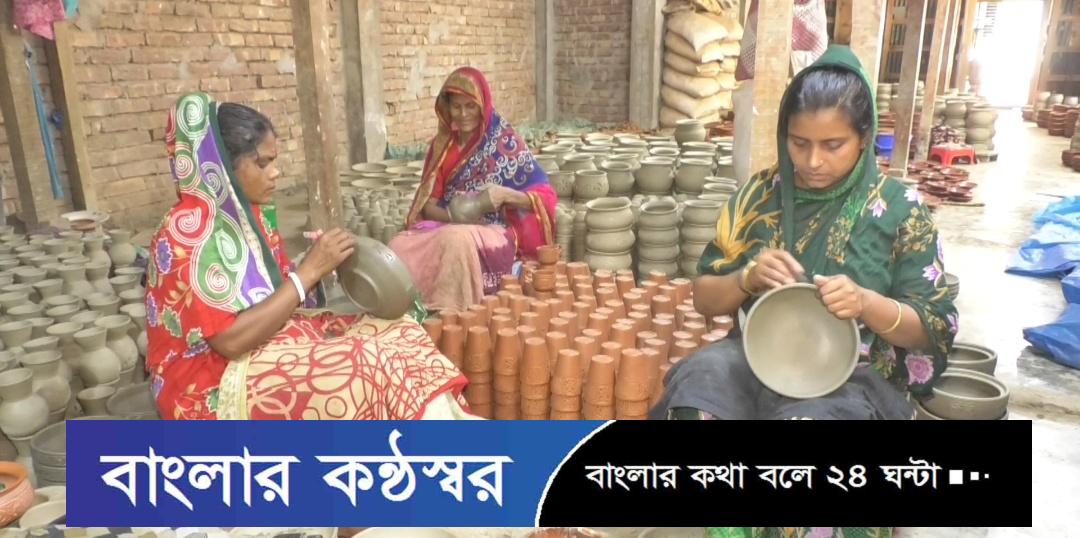 বর্ষবরণকে ঘিরে ব্যস্ত সময় পার করছেন বাউফলের মৃৎশিল্পীরা