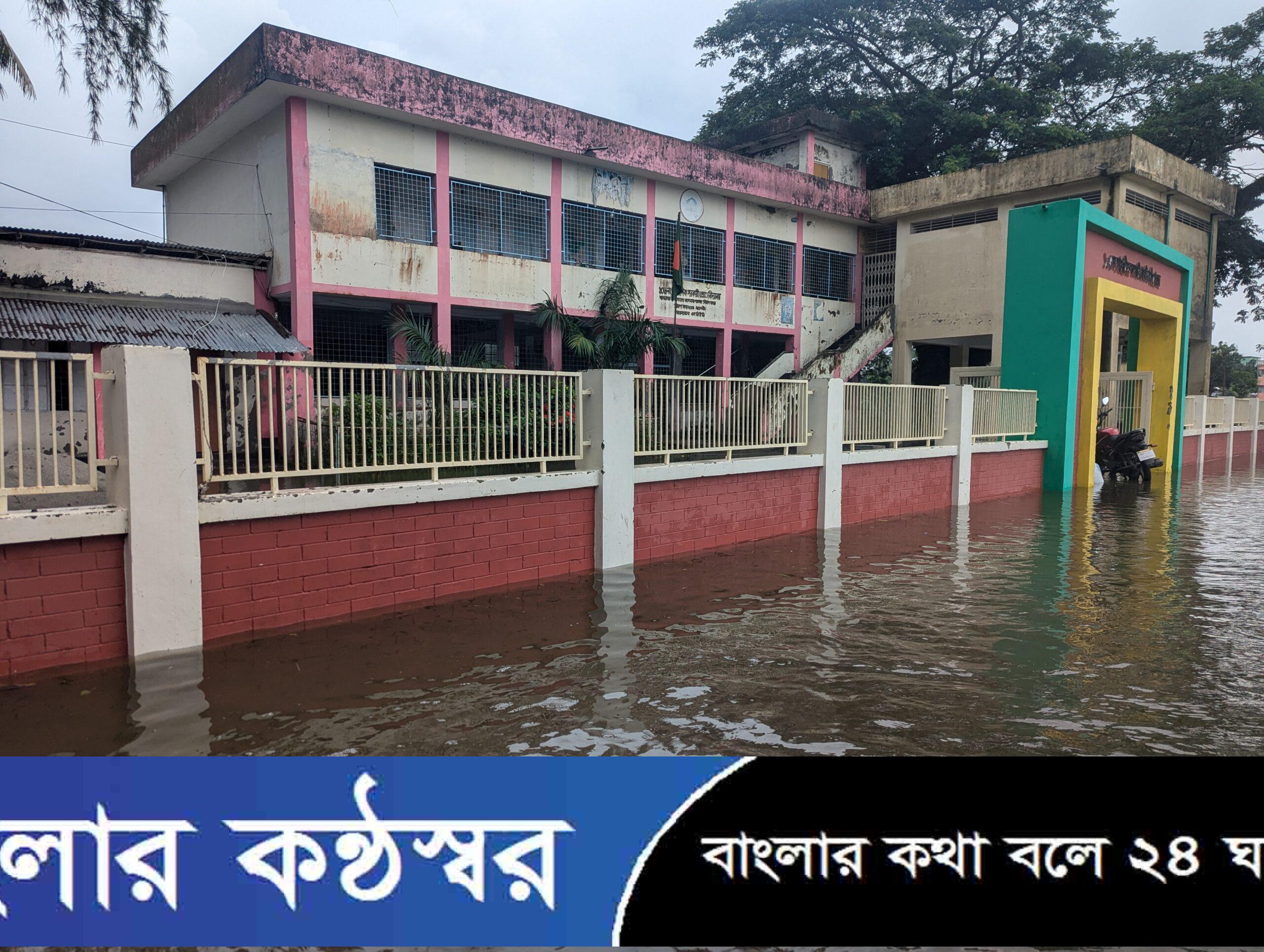 পটুয়াখালীতে রেকর্ড বৃষ্টি: শহরের অধিকাংশ সড়ক তলিয়ে, জনজীবন বিপর্যস্ত