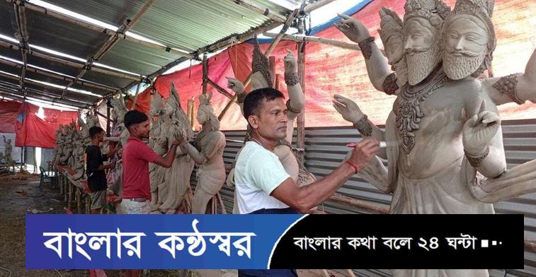 দক্ষিণাঞ্চলের সর্ববৃহৎ দুর্গাপূজা এক মণ্ডপে ২০০-র বেশি প্রতিমা-বিগ্রহ! লাখো ভক্তের সমাগমের প্রস্তুতি