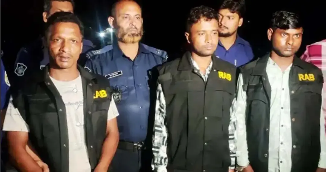 বরিশালে র‍্যাব পরিচয়ে ছিনতাই: শ্রমিকদল নেতাসহ গ্রেপ্তার ৩