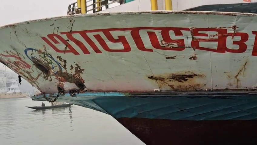 মেঘনা নদীতে দুর্ঘটনা, ৪ স্টাফসহ এডভেঞ্চার-৯ লঞ্চ জব্দ