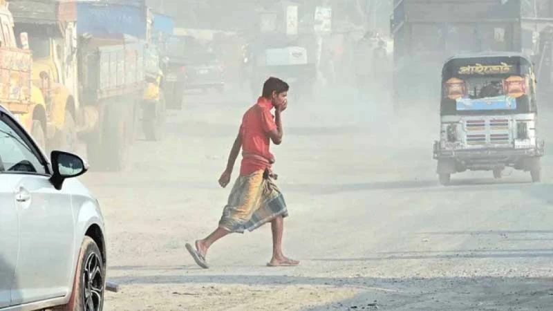 ঢাকার বাতাস ‘খুব অস্বাস্থ্যকর’, দূষণে শীর্ষে দিল্লি