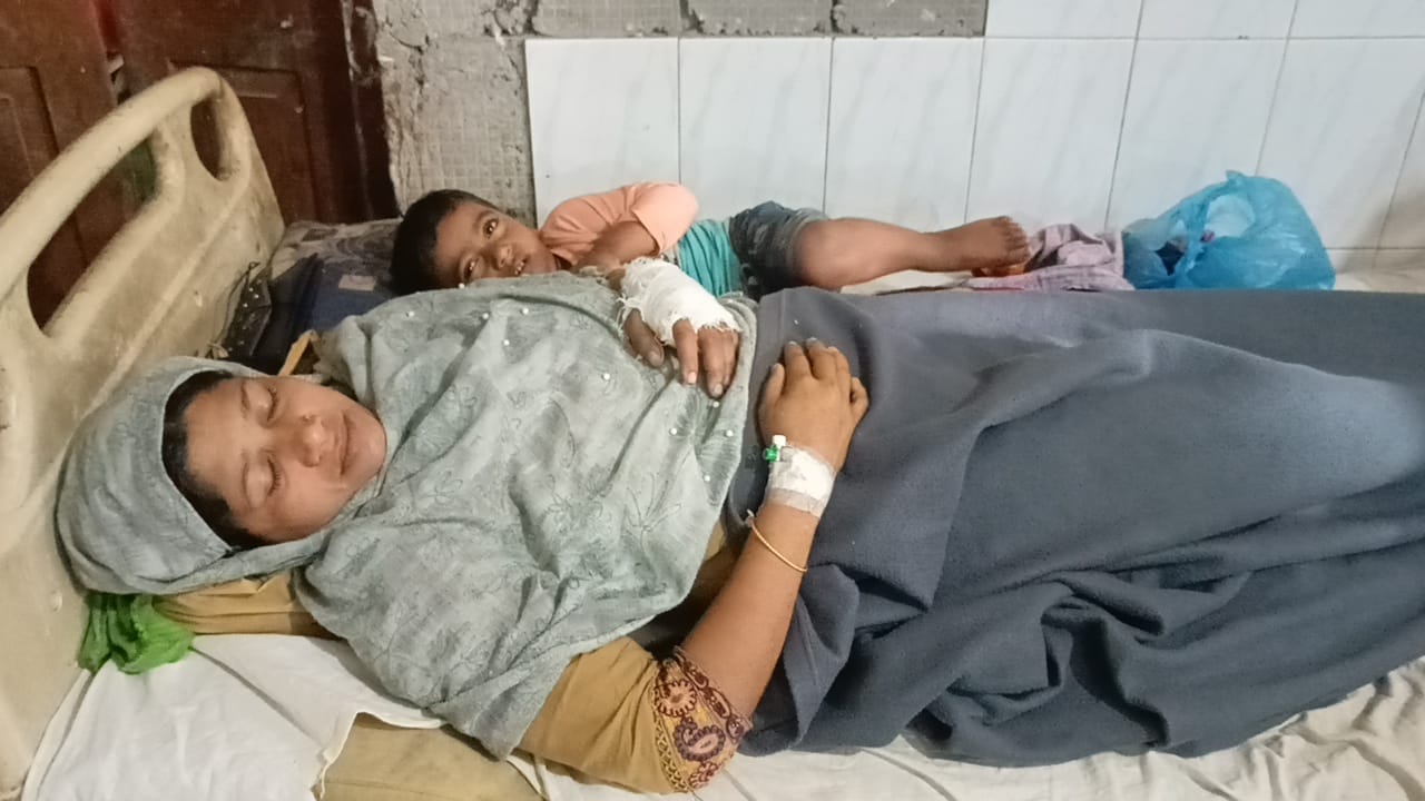 মেহেন্দিগঞ্জে যৌতুক না পেয়ে স্ত্রীকে মারধর করে তাড়িয়ে দেওয়ার অভিযোগ!