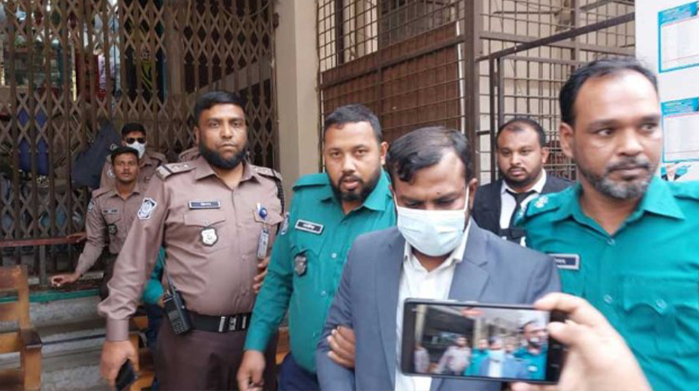 চাচাকে বাবা বানিয়ে মুক্তিযোদ্ধা কোটায় চাকরি, জনপ্রশাসনের কামাল কারাগারে
