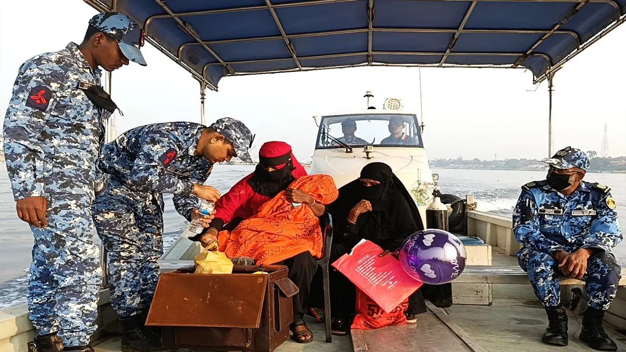 লঞ্চে হঠাৎ অসুস্থ শিশু, ছুটে এলো কোস্টগার্ড