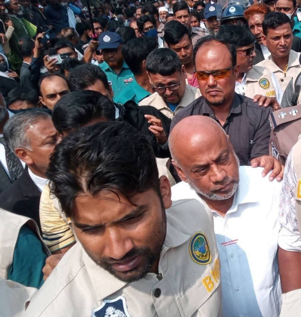 বরিশালে অচলাবস্থা নিরসনে বিচারক-আইনজীবী সমঝোতা বৈঠক,রোববার মিলতে পারে জামিন