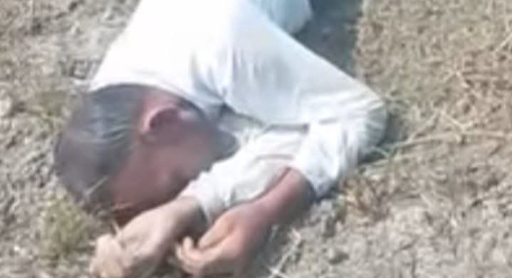 নড়াইলে বিল থেকে মরদেহ উদ্ধার করেছে পুলিশ