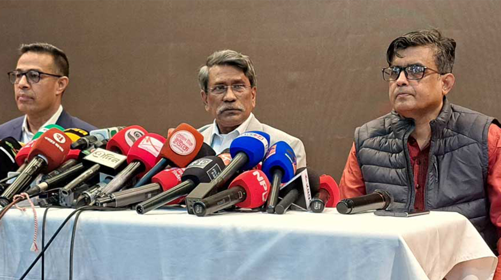 নির্বাচিতরা দুটি শপথ নেবেন: আলী রীয়াজ