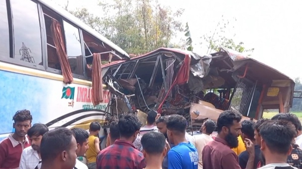 মাদারীপুরে দুই বাসের সংঘর্ষ, নিহত ২