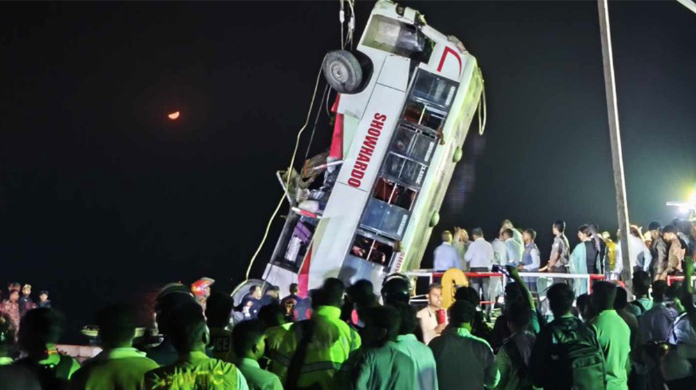 পদ্মায় বাসডুবিতে মৃত্যু বেড়ে ২৬