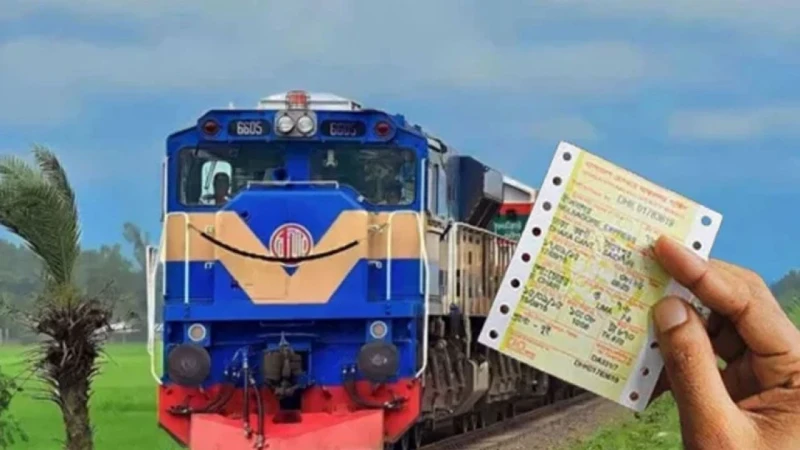 ঈদযাত্রায় ট্রেনের শেষ দিনের টিকিট মিলছে আজ