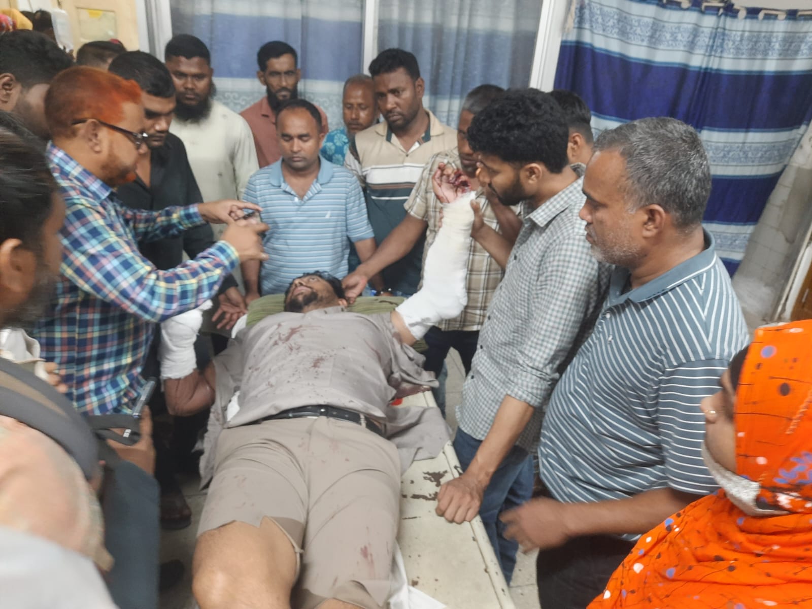 রাজাপুরে ছাত্রদল নেতার উপর হামলায় জড়িতদের গ্রেফতারের দাবি