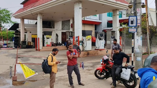 সিলেট বিভাগের সব পেট্রোল পাম্প বন্ধ