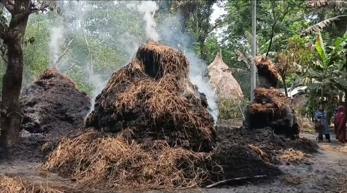 বাউফলের গভীর রাতে আগুন, ৮টি কুড়েঘর ভষ্মিভূত