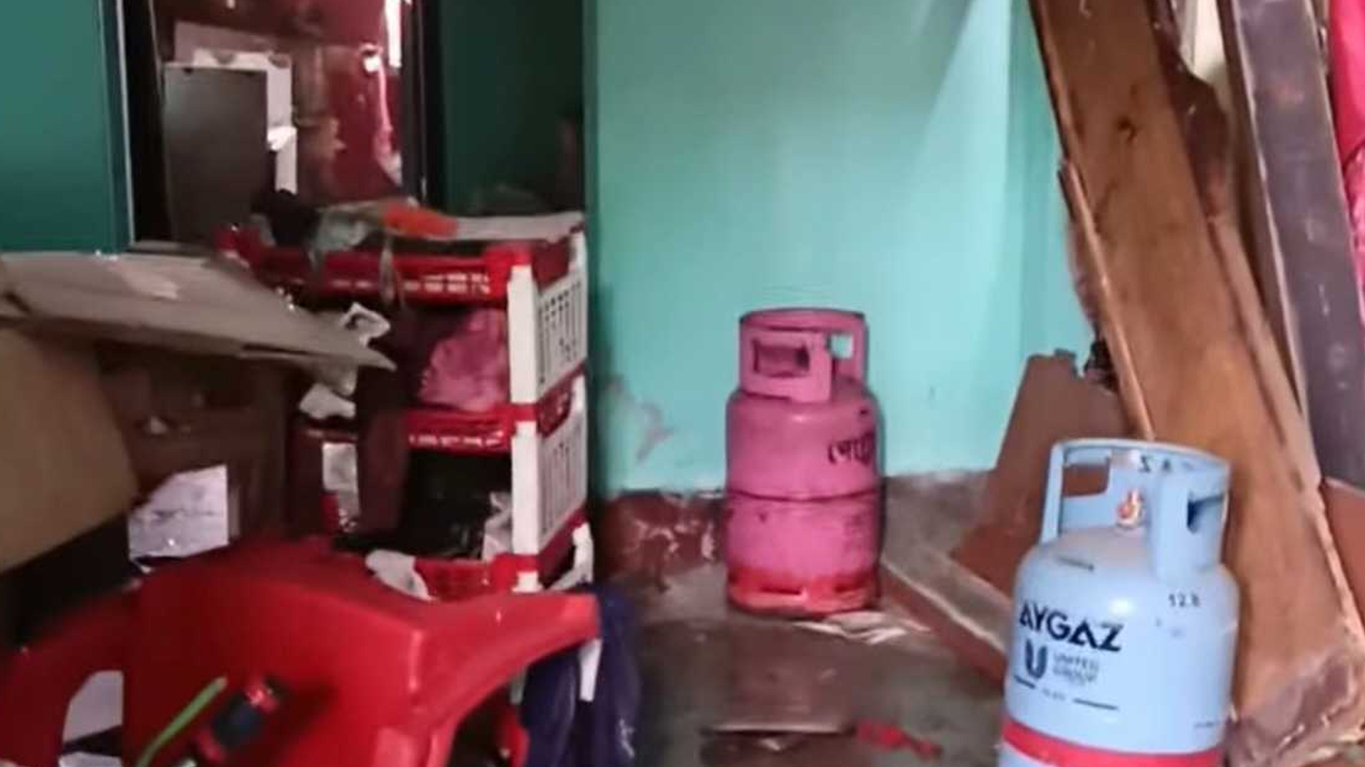 চুলা জ্বালানোর সময় গ্যাস সিলিন্ডার বিস্ফোরণ