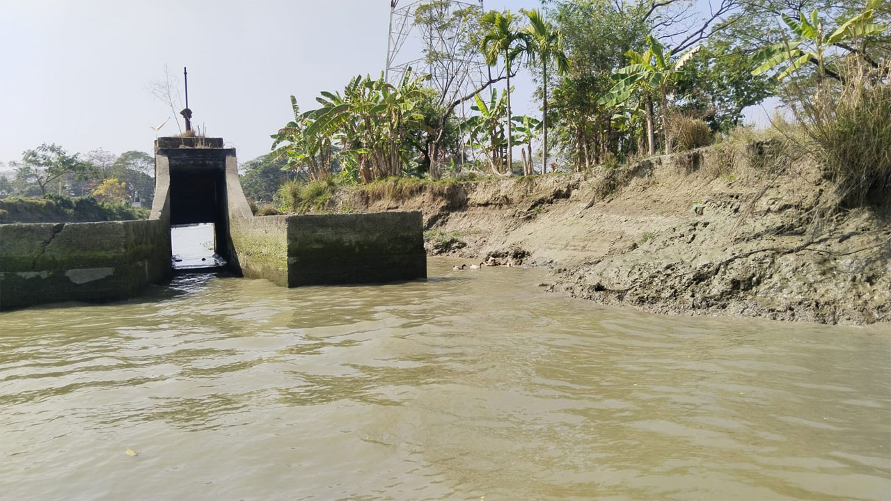 বরিশালে পানি উন্নয়ন বোর্ডের ৭৮ সেচ পাম্প হাউজ অচল