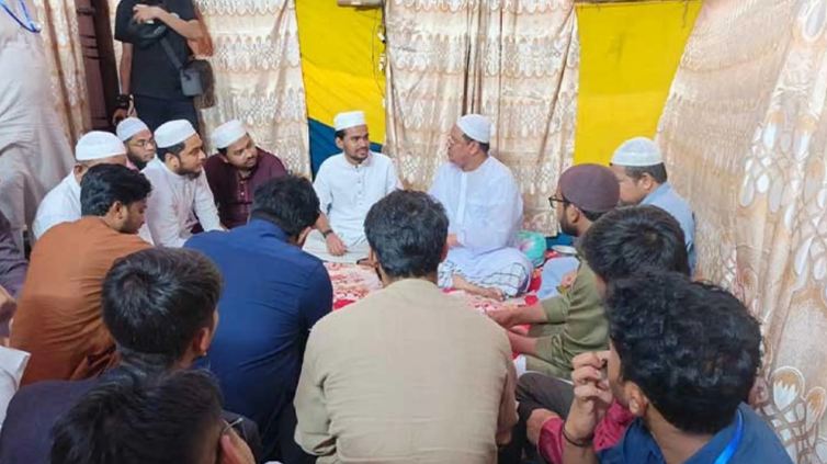 চরমোনাই পিরের দরবারে আসিফ মাহমুদসহ এনসিপির শীর্ষ নেতারা
