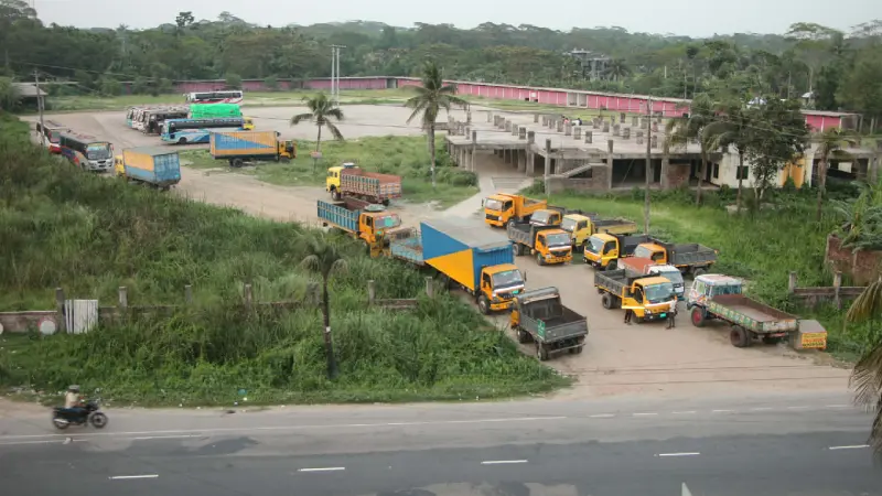 বরিশালে তিন বছরেও চালু হয়নি নতুন বাসটার্মিনাল