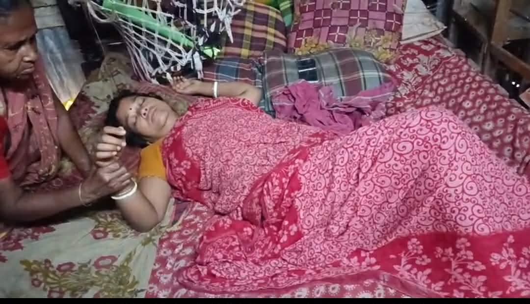 আগৈলঝাড়ায় প্রফেসরের বিরুদ্ধে স্ত্রী নির্যাতনের অভিযোগ