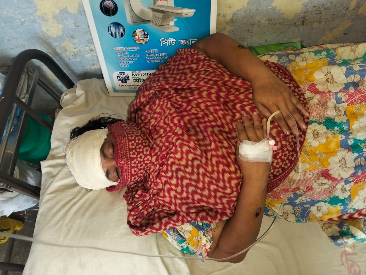 পরকীয়ায় বাধা, দম্পতিকে মারধরের অভিযোগ