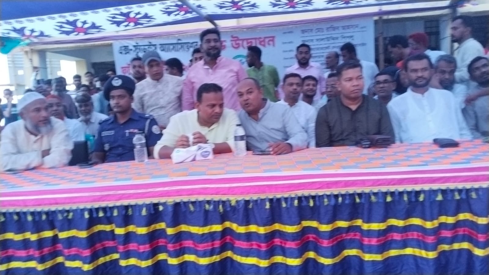 হিজলায় ধূলখোলা এক্স স্টুডেন্ট অ্যাসোসিয়েশনের ফুটবল টুর্নামেন্ট অনুষ্ঠিত