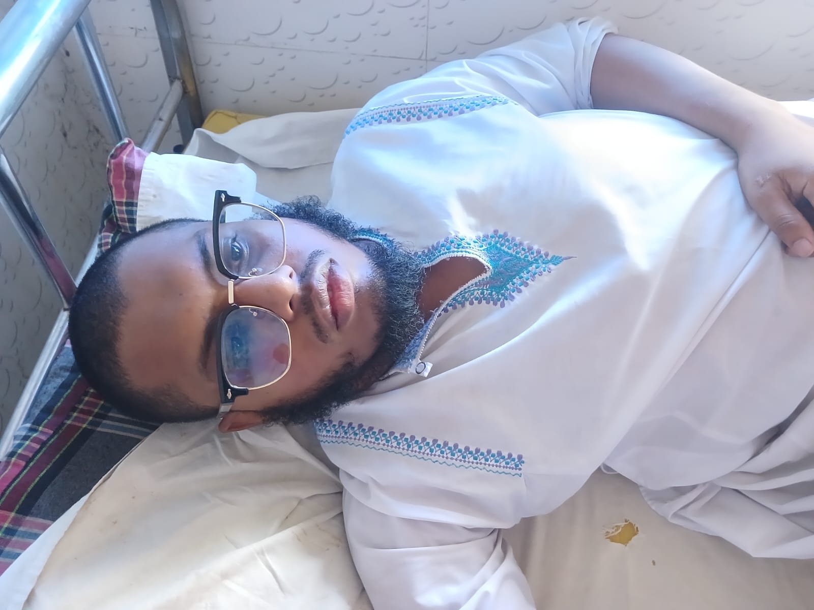 মসজিদের ইমামকে মারধর ও স্ত্রীকে অপহরনের চেষ্টা, গ্রেপ্তার – ১