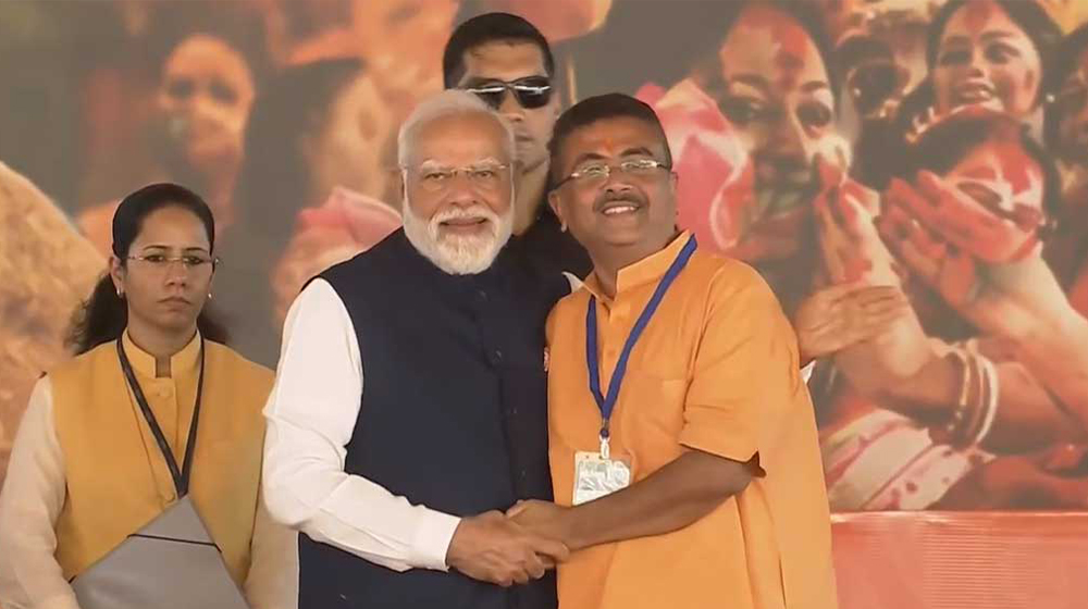 মুখ্যমন্ত্রী হিসেবে শপথ নিলেন শুভেন্দু অধিকারী