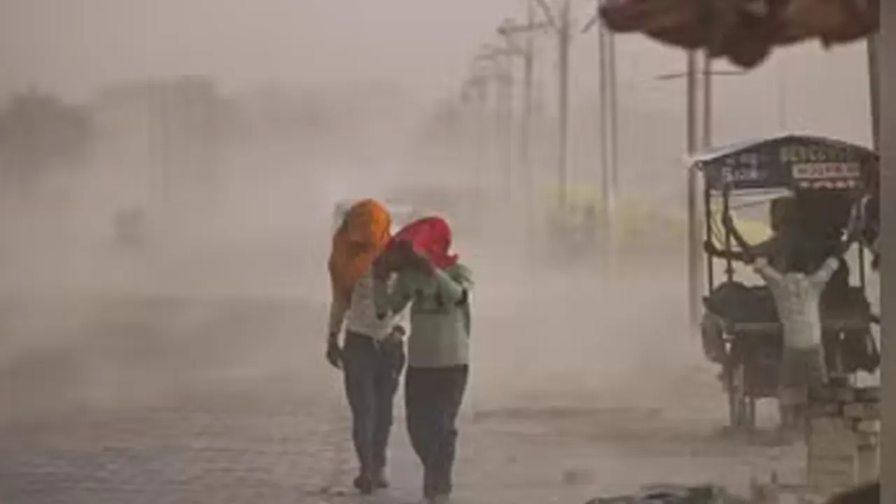 ভারতে ঝড়-বৃষ্টিতে ৩৩ জনের মৃত্যু