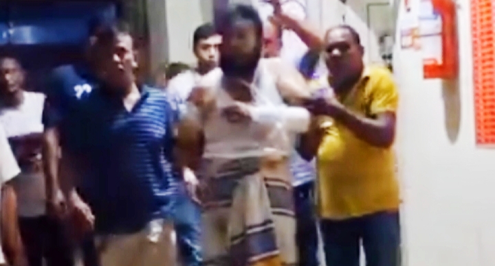 আসামীর দায়ের কোপে আহত ২ পুলিশ সদস্য
