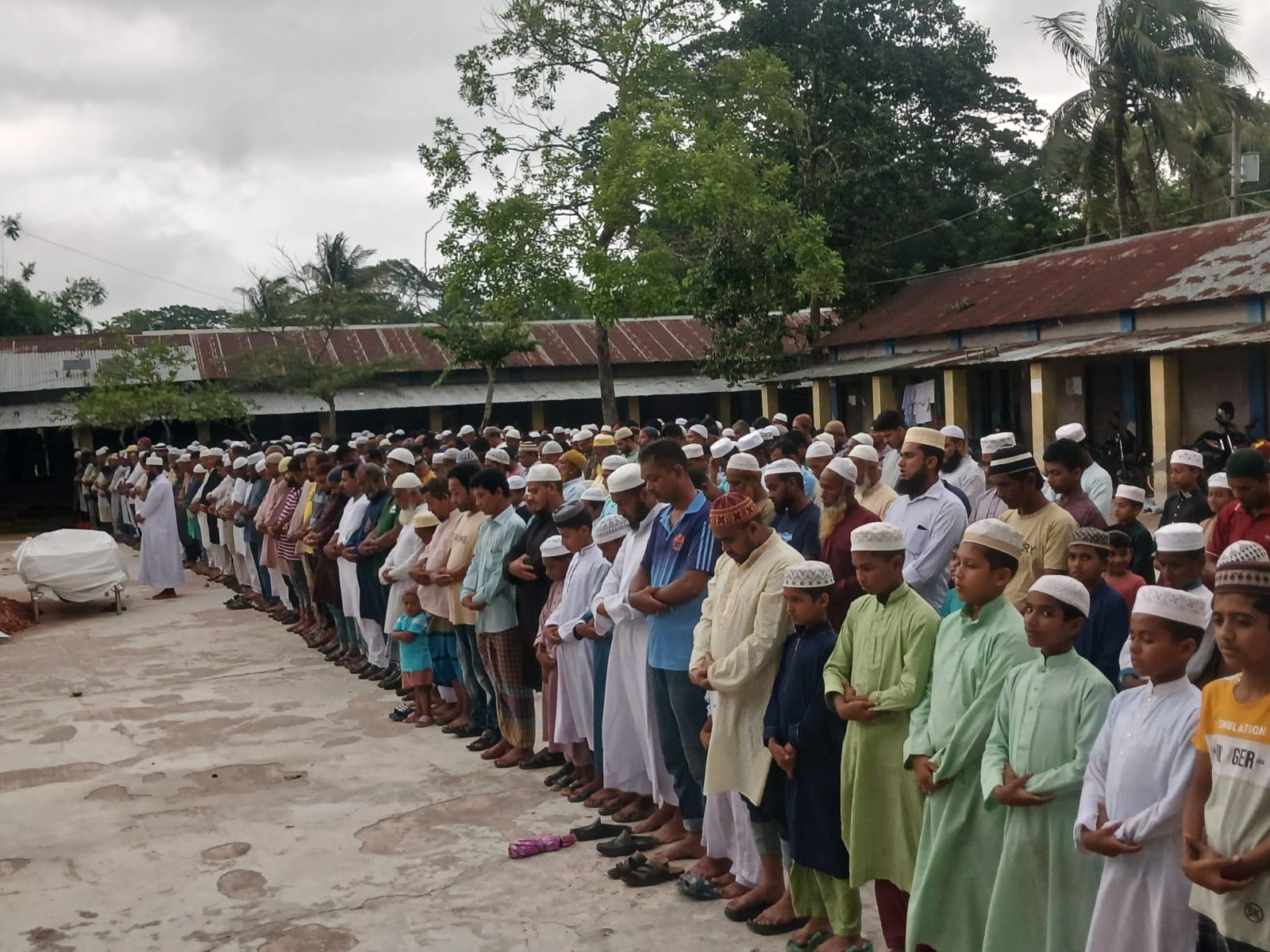 বিএনপি নেতা শাহিন ও যুবদল নেতা সোহেলের মায়ের মৃত্যুতে শোক, জানাজায় মুসল্লিদের ঢল