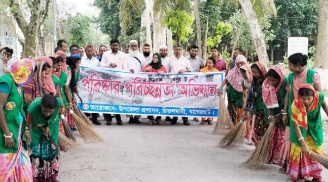 চিতলমারীতে ডেঙ্গু প্রতিরোধে পরিচ্ছন্নতা অভিযান