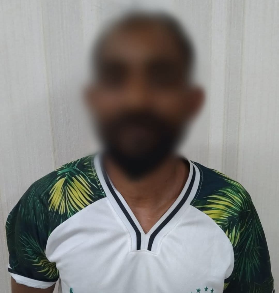 কাউনিয়ায় ১০০ গ্রাম গাঁজাসহ যুবক আটক